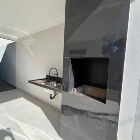 Casa à venda com 3 quartos, sendo 1 suíte,  em Bela Vista da Lagoa, Três Lagoas, MS