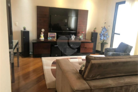Apartamento à venda com 3 quartos, sendo 1 suíte, em Vila Regente Feijó, São Paulo, SP