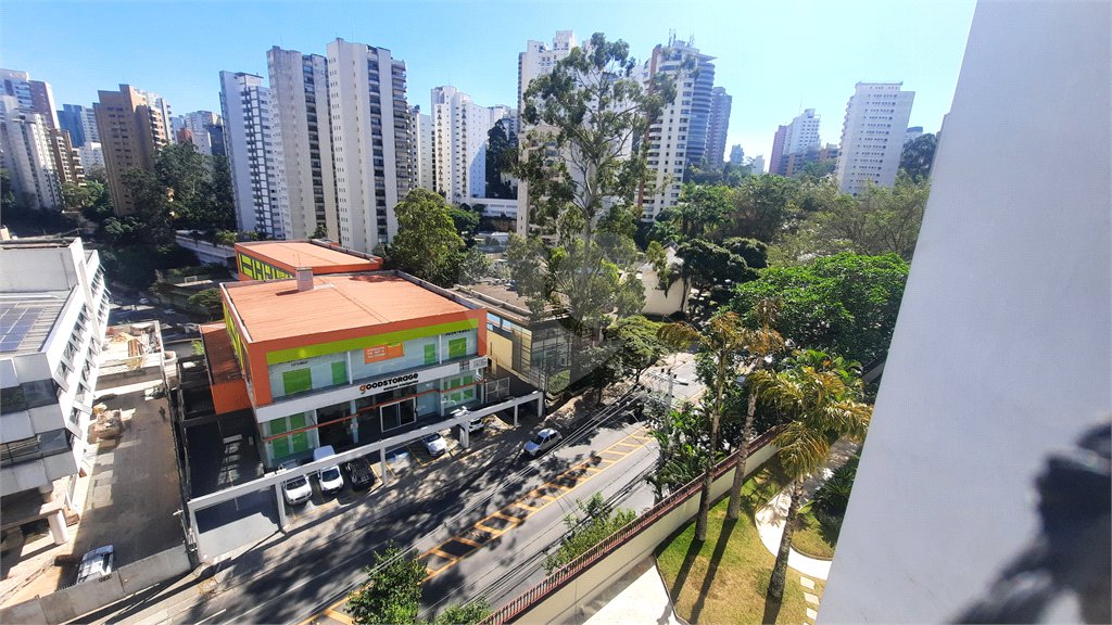 Apartamento à venda com 4 quartos, sendo 2 suítes, em Morumbi, São Paulo, SP