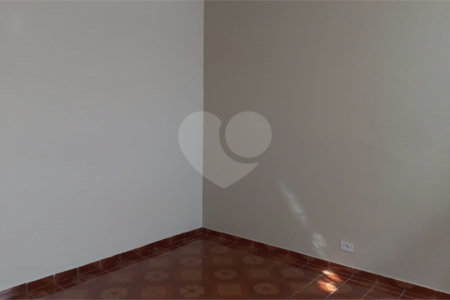 Sobrado à venda com 4 quartos, sendo 1 suíte, em Vila Vitório Mazzei, São Paulo, SP
