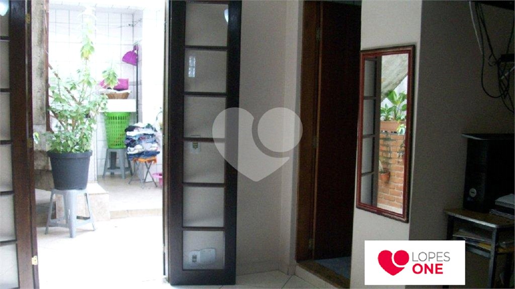 Sobrado à venda com 5 quartos, sendo 1 suíte, em Parada Inglesa, São Paulo, SP