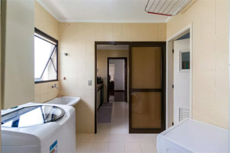 Apartamento à venda com 4 quartos, sendo 3 suítes,  em Vila Andrade, São Paulo, SP