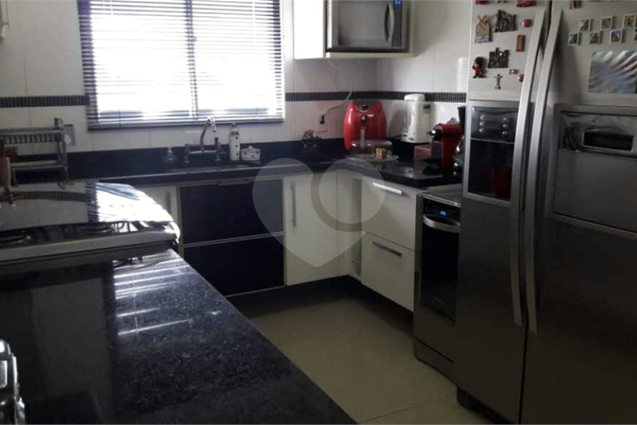 Casa à venda com 3 quartos, sendo 1 suíte, no condomínio Algarve Residencial, São Paulo - SP