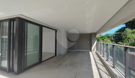 Apartamento à venda com 4 suítes em Jardim Leonor, São Paulo, SP
