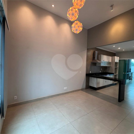 Casa à venda com 2 quartos, sendo 1 suíte, no condomínio Terras de São Francisco, Sorocaba - SP