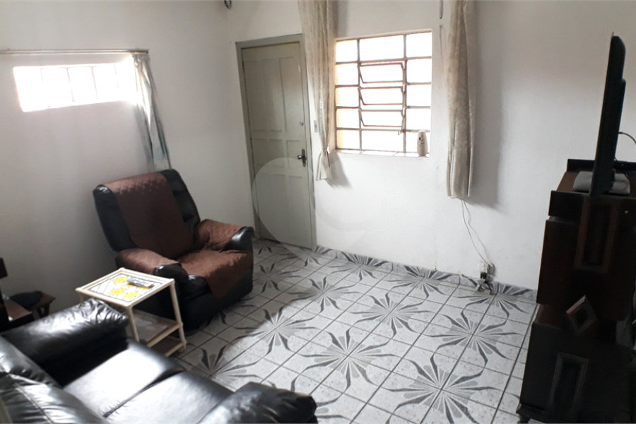 Casa Térrea à venda com 5 quartos, sendo 2 suítes,  em Parada Inglesa, São Paulo, SP