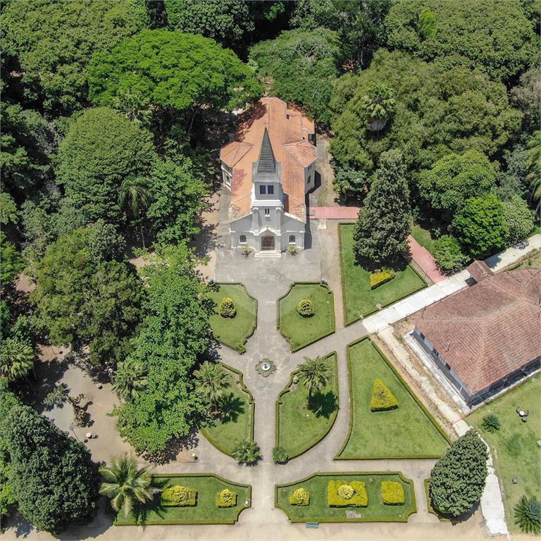 Sobrado à venda com 4 quartos, sendo 2 suítes,  em Jardim das Cerejeiras, São José dos Campos, SP
