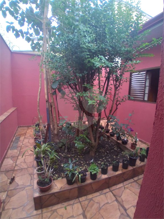 Casa + salão comercial na Vila Vista Alegre