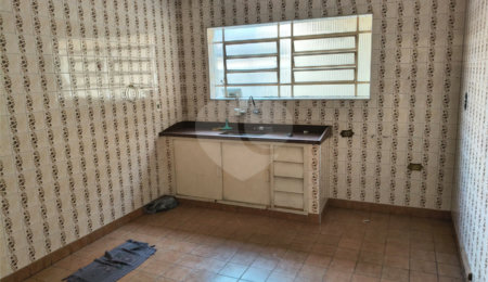 Sobrado à venda com 3 quartos em Vila Paulo Silas, São Paulo, SP