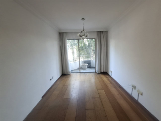 Apartamento à venda com 3 quartos, sendo 1 suíte,  em Jardim Marajoara, São Paulo, SP