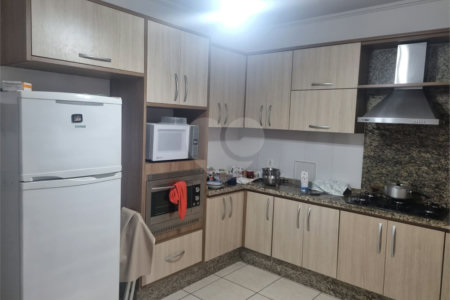 Sobrado à venda com 3 quartos, sendo 1 suíte, em Vila Mazzei, São Paulo, SP
