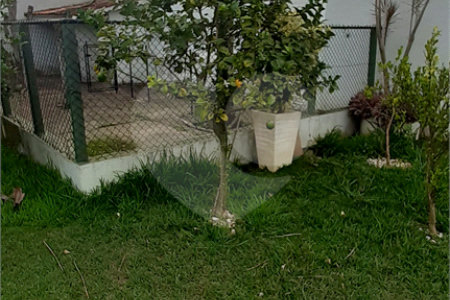 Casa à venda com 5 quartos, sendo 1 suíte, no Centro, Bom Jesus dos Perdões, SP