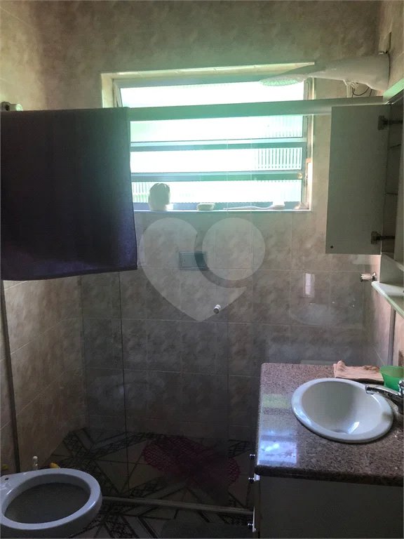 Ótima casa térrea a venda, 2 quartos e 2 vagas de garagem Jd Maristela
