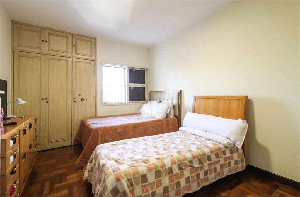 Casa Térrea à venda com 6 quartos, sendo 4 suítes,  em Brooklin Paulista, São Paulo, SP