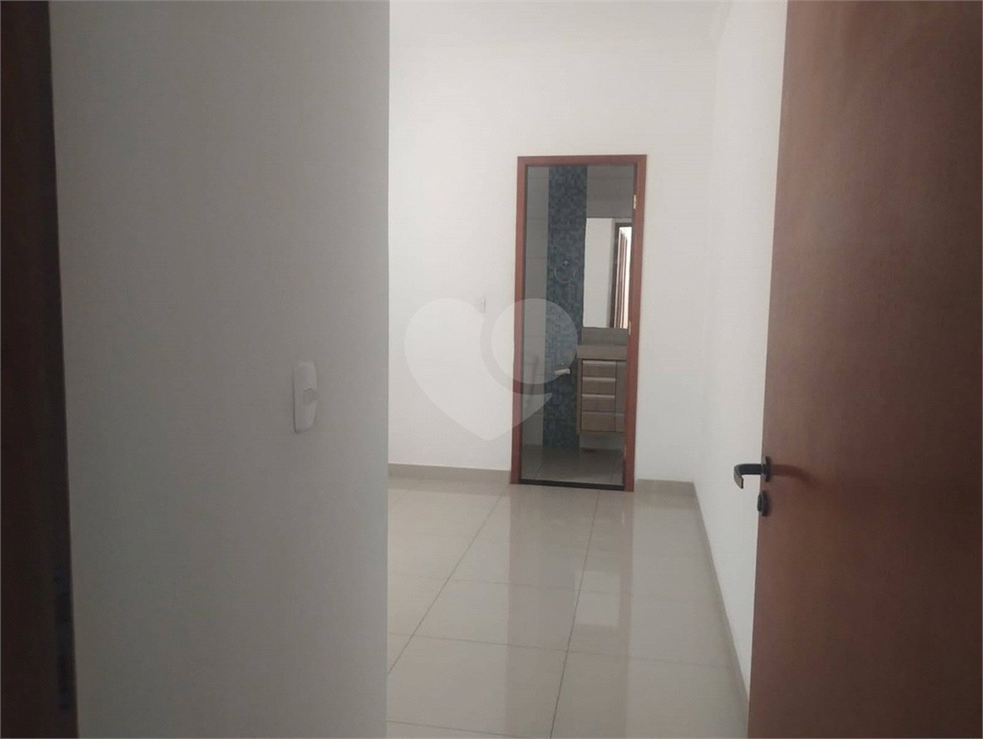 Casa à venda com 3 quartos, sendo 1 suíte, em Parque Industrial, São José dos Campos, SP