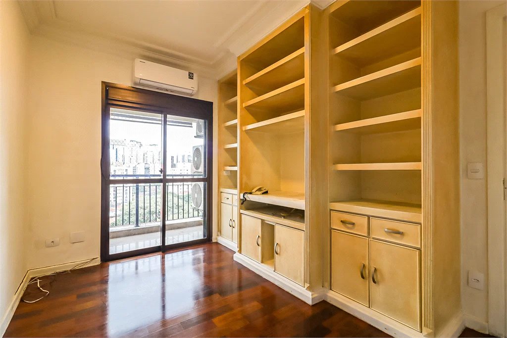 Apartamento à venda com 4 quartos, sendo 3 suítes, em Brooklin Paulista, São Paulo, SP