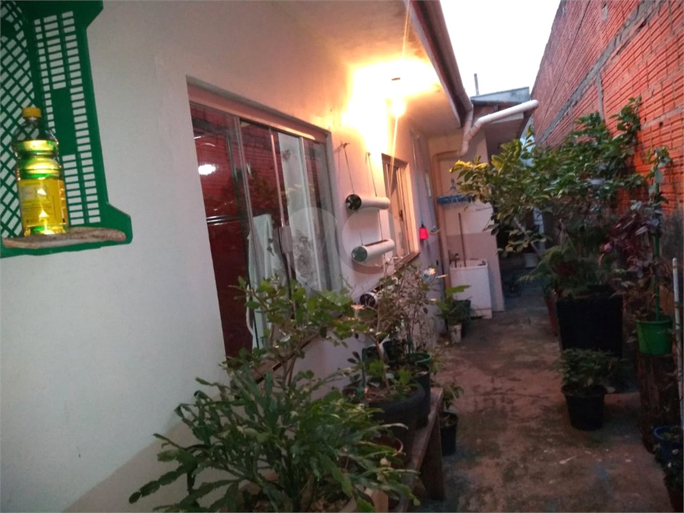 Casa térrea no Antenor Garcia.