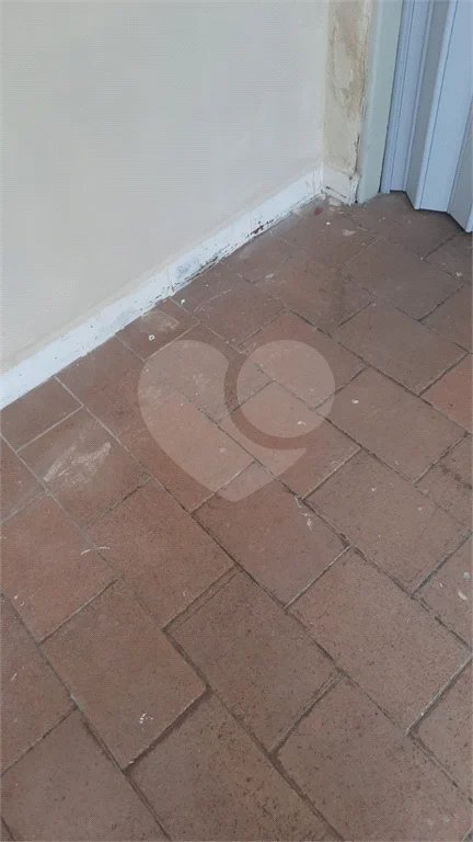 Jardim Morada do Sol- casa de vila- frente- sem vaga de garagem,(garagem pra moto,) - 1 dormitório, wc, cozinha, lavanderia - R$ 1000,00- com iptu- aceita 03 caução, fiador, 08 titulo de capitalização, obs - água e energia compartilhada, Ótima localização, próxima ao distrito i