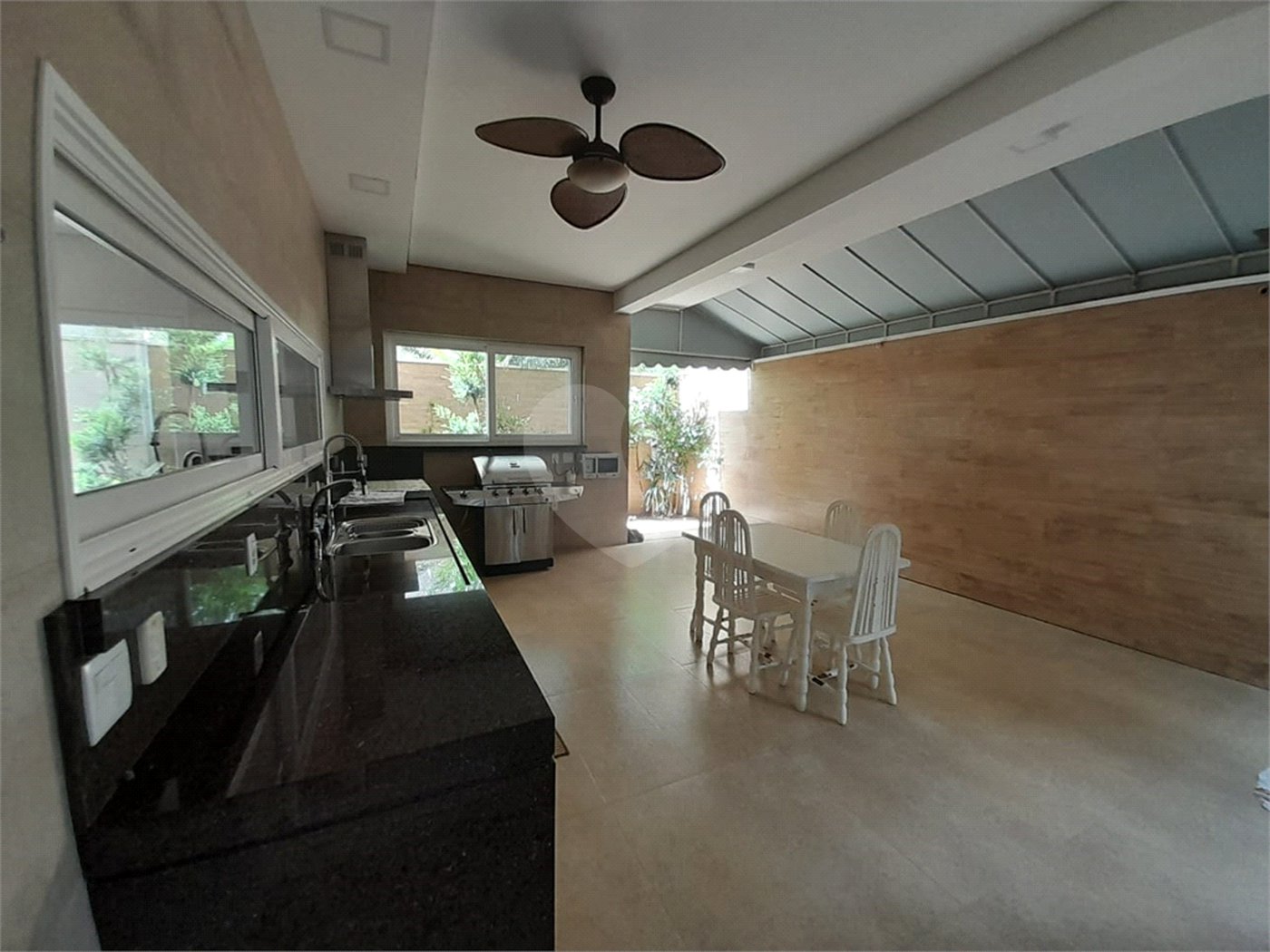 Casa à Venda no Condomínio Damha III – Elegância e Conforto para sua Família