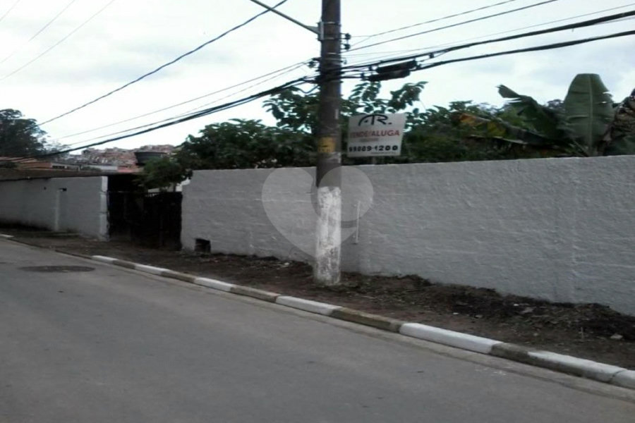 Terreno plano, com 12.000 M² disponivel para construção. Venha fazer uma visita.