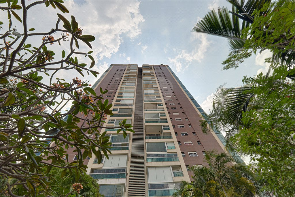 Apartamento à venda com 3 suítes em Brooklin, São Paulo, SP