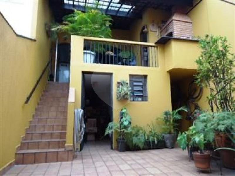 Sobrado à venda com 3 quartos, sendo 1 suíte, em Parada Inglesa, São Paulo, SP