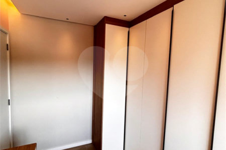Apartamento à venda com 3 quartos, sendo 1 suíte,  em Jardim Oswaldo Cruz, São José dos Campos, SP