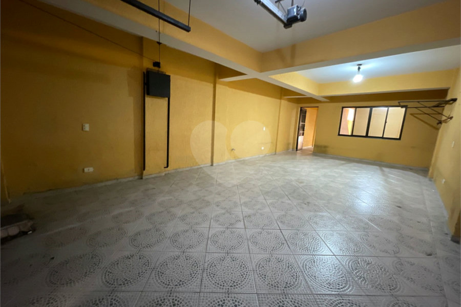 Sobrado à venda com 4 quartos, sendo 1 suíte, em Vila Nova Cachoeirinha, São Paulo, SP