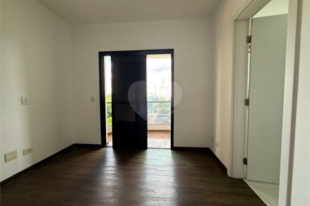 Apartamento à venda com 3 quartos, sendo 1 suíte, em Vila Paulicéia, São Paulo, SP