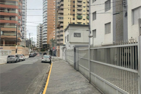 Apartamento à venda com 2 quartos, sendo 1 suíte,  em Canto do Forte, Praia Grande, SP