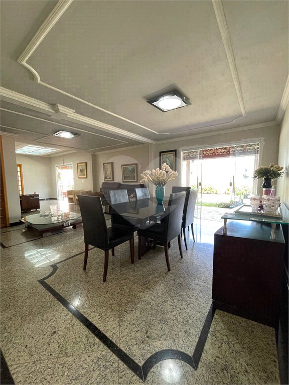 Casa à venda ou para alugar com 4 suítes em Jardim Cuiabá, Cuiabá, MT