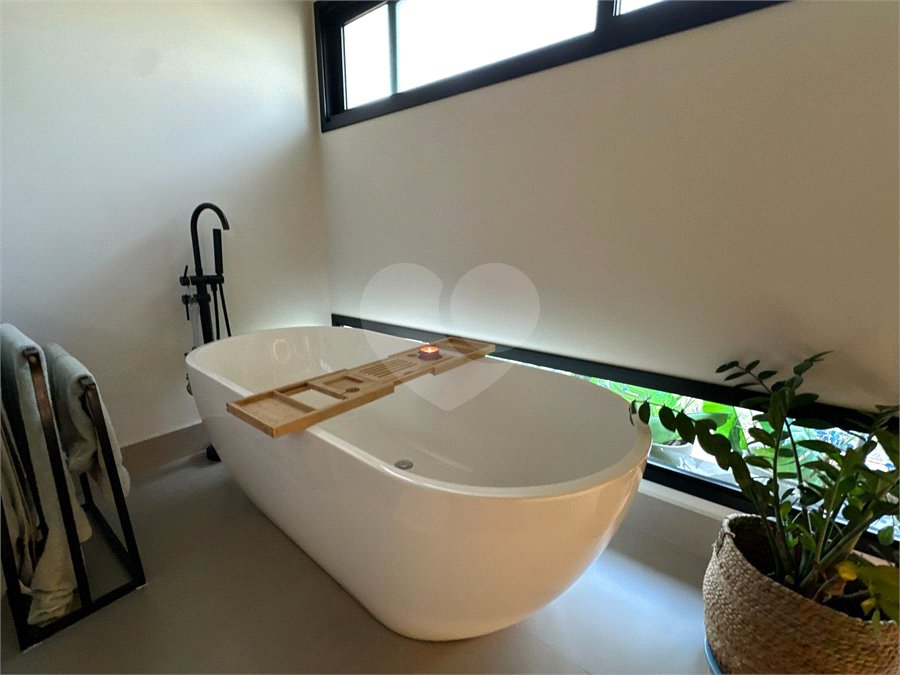 Casa Térrea à venda ou para alugar com 3 suítes em Jardim Leonor, Itatiba, SP