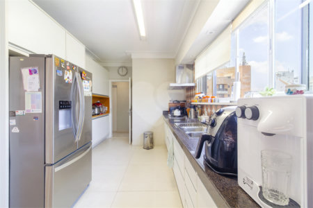 Apartamento à venda com 4 quartos, sendo 2 suítes, em Indianópolis, São Paulo, SP