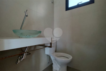 Casa de Vila à venda com 3 quartos, sendo 1 suíte,  em Éden, Sorocaba, SP