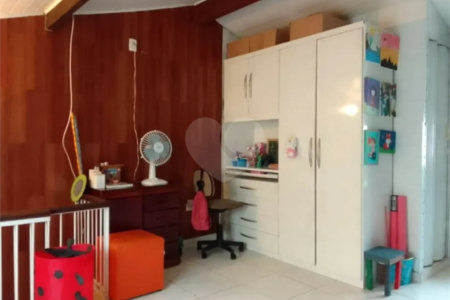 Sobrado à venda com 3 quartos, sendo 1 suíte, em Jaguaré, São Paulo, SP
