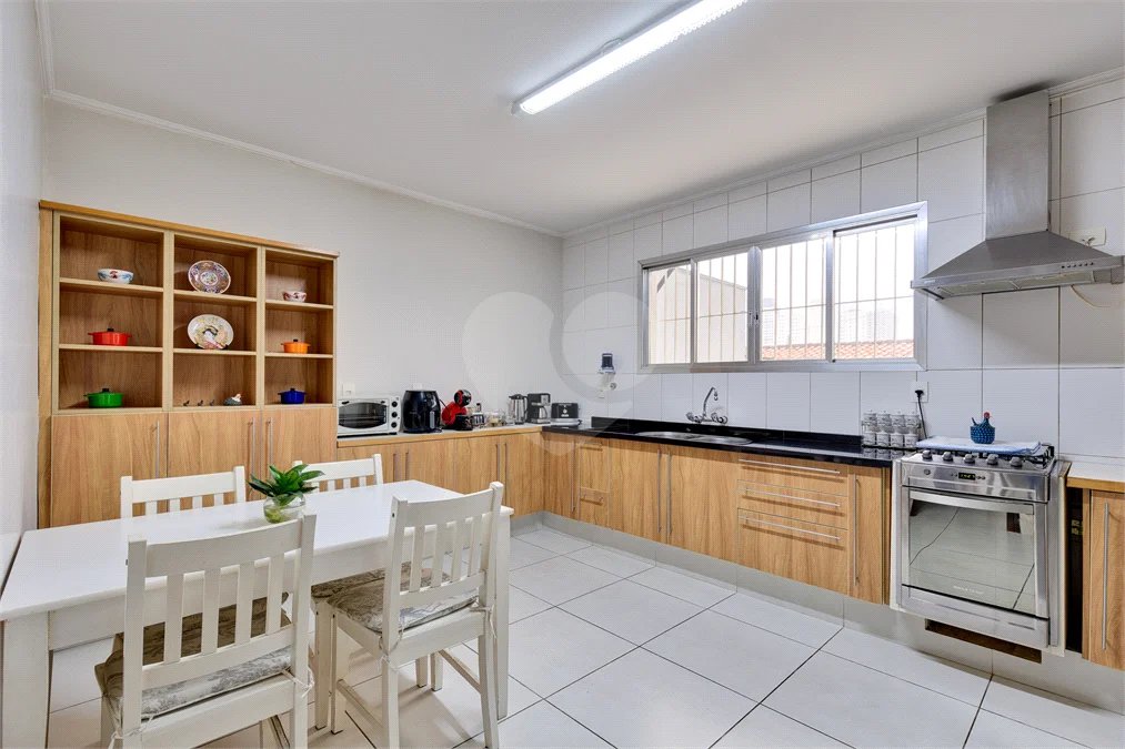 Sobrado à venda com 3 quartos, sendo 1 suíte,  em Alto da Boa Vista, São Paulo, SP