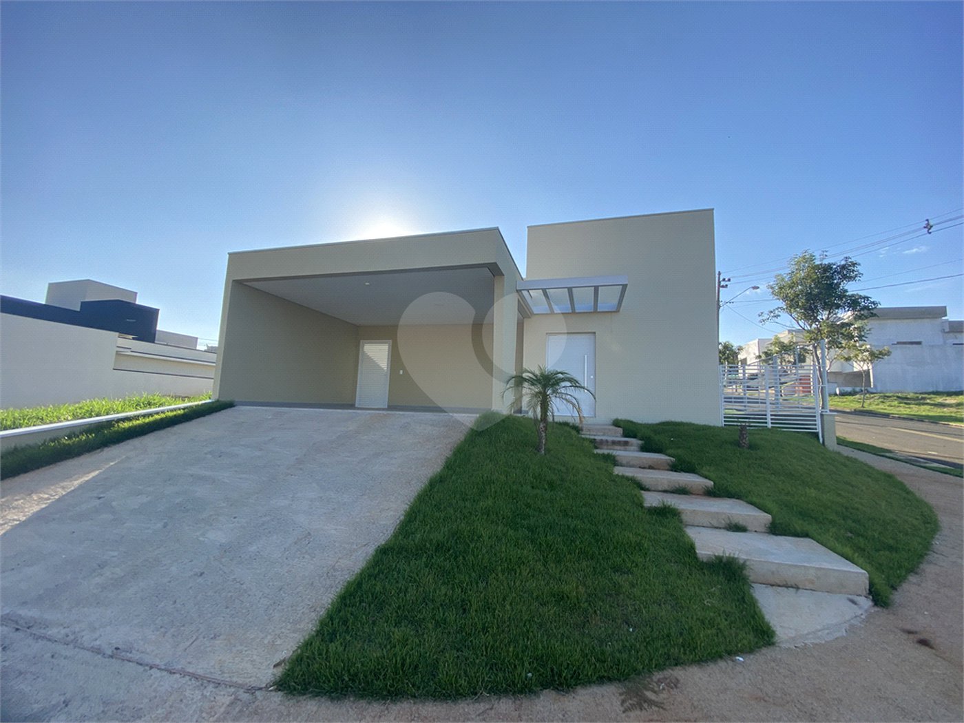 Casa à venda com 3 quartos, sendo 1 suíte, no condomínio Reserva Central Parque, Salto - SP