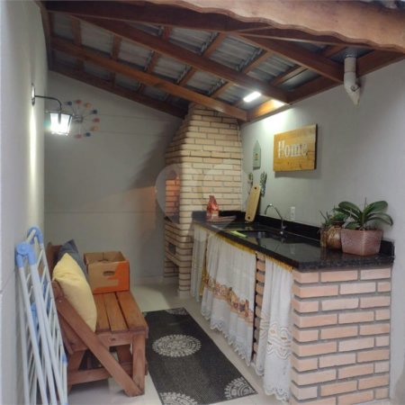 Sobrado à venda com 2 suítes em Vila Nivi, São Paulo, SP