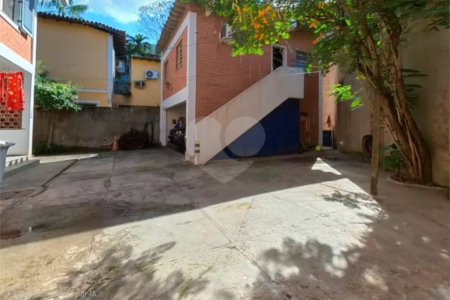 Casa à venda com 4 quartos, sendo 2 suítes,  em Jardim Botânico, Rio de Janeiro, RJ