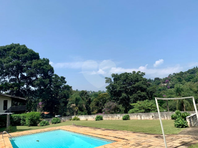 Casa Térrea à venda com 4 quartos, sendo 1 suíte,  em Serra da Cantareira, Mairiporã, SP