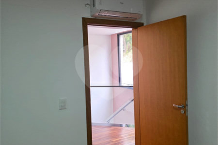Casa à venda com 3 suítes no condomínio Hills, Arujá - SP