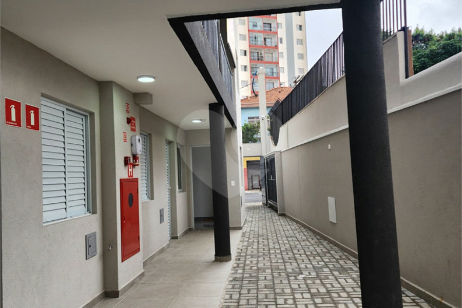 Casa à venda com 2 quartos, sendo 1 suíte, no condomínio Residencial Sanches, São Paulo - SP
