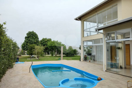 Casa à venda com 4 quartos, sendo 2 suítes, no condomínio Primavera, Salto - SP