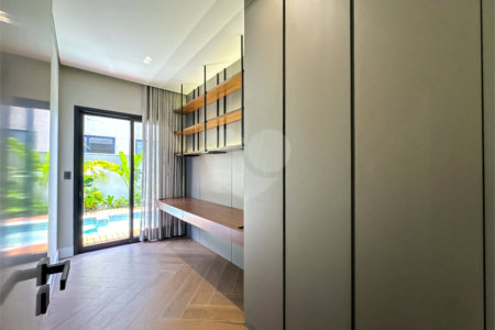 Casa à venda com 3 suítes no condomínio Villa dos Pinheiros, Indaiatuba - SP