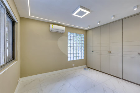 Casa à venda ou para alugar com 12 quartos, sendo 2 suítes, em Alto da Boa Vista, São Paulo, SP