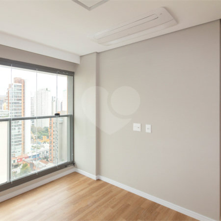 Apartamento à venda ou para alugar com 3 suítes em Moema, São Paulo, SP