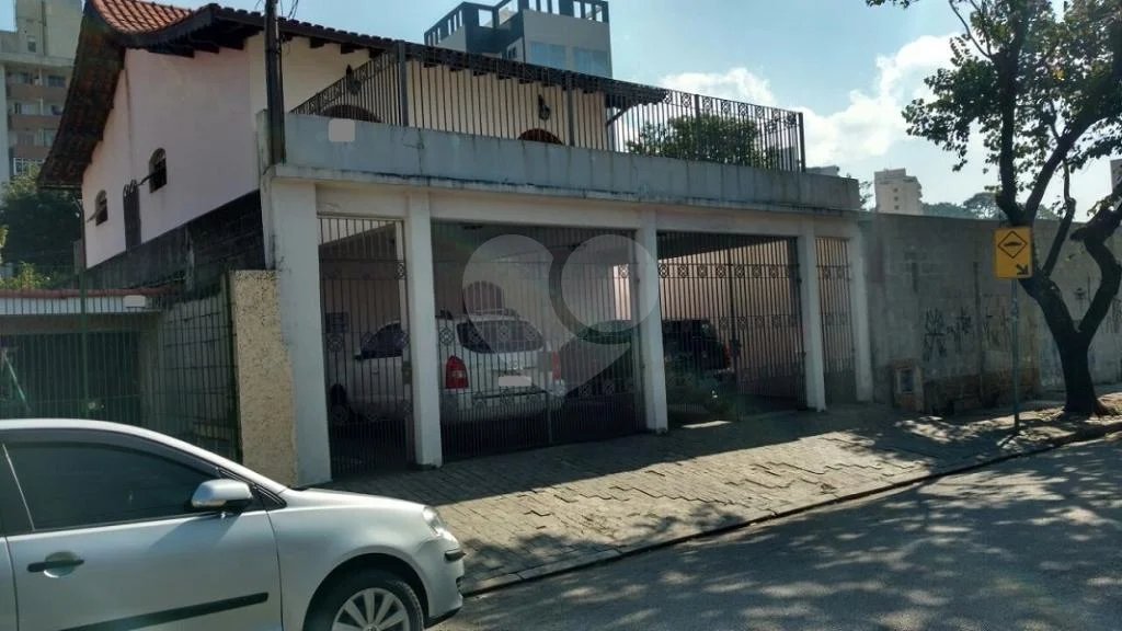 Sobrado à venda com 4 quartos, sendo 1 suíte, em Vila Vitório Mazzei, São Paulo, SP