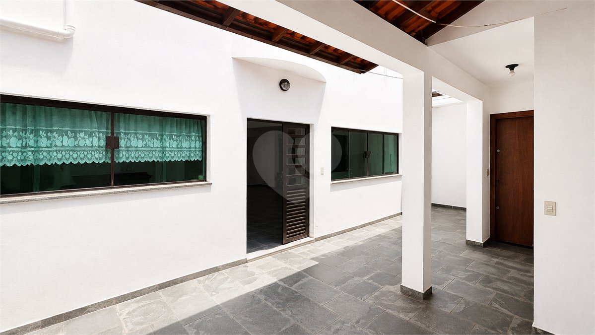 Sobrado à venda com 4 quartos, sendo 2 suítes, em Vila Pires, Santo André, SP