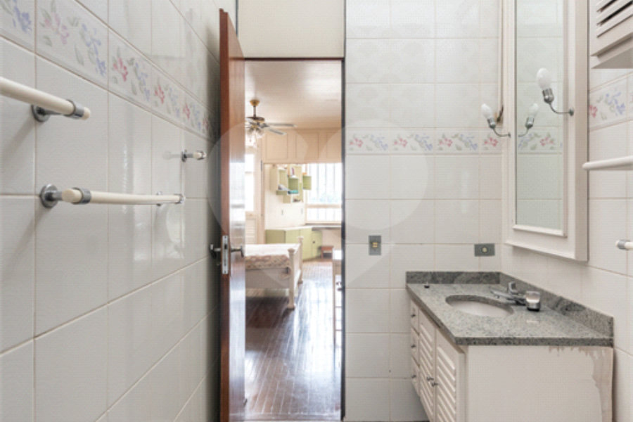 Casa Térrea à venda com 7 quartos, sendo 1 suíte, em Santana, São Paulo, SP