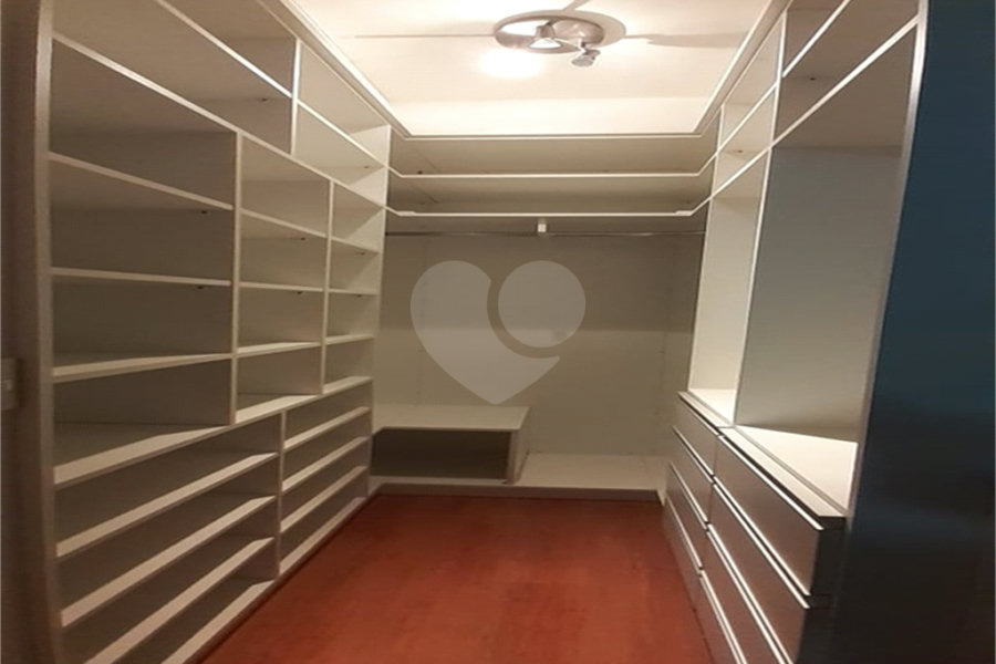 Casa à venda com 3 quartos, sendo 2 suítes, em Olho D'água, Mairiporã, SP